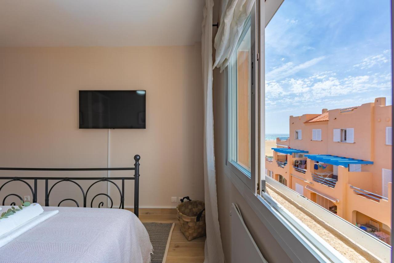 Beachfront, Pool, Terrace, Garage & Fibre Internet Tarifa Exterior photo
